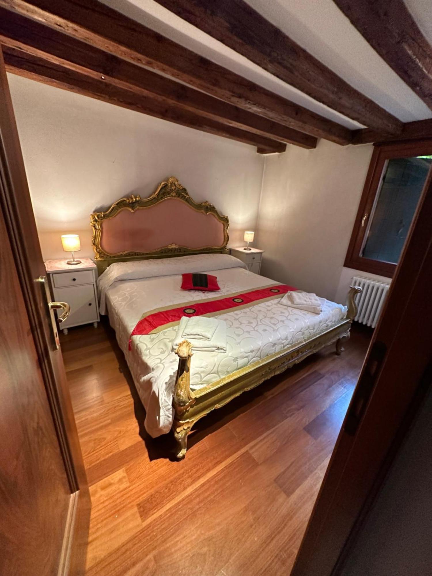 1 Ca'Del Traghetto Family Apartment Венеция Экстерьер фото