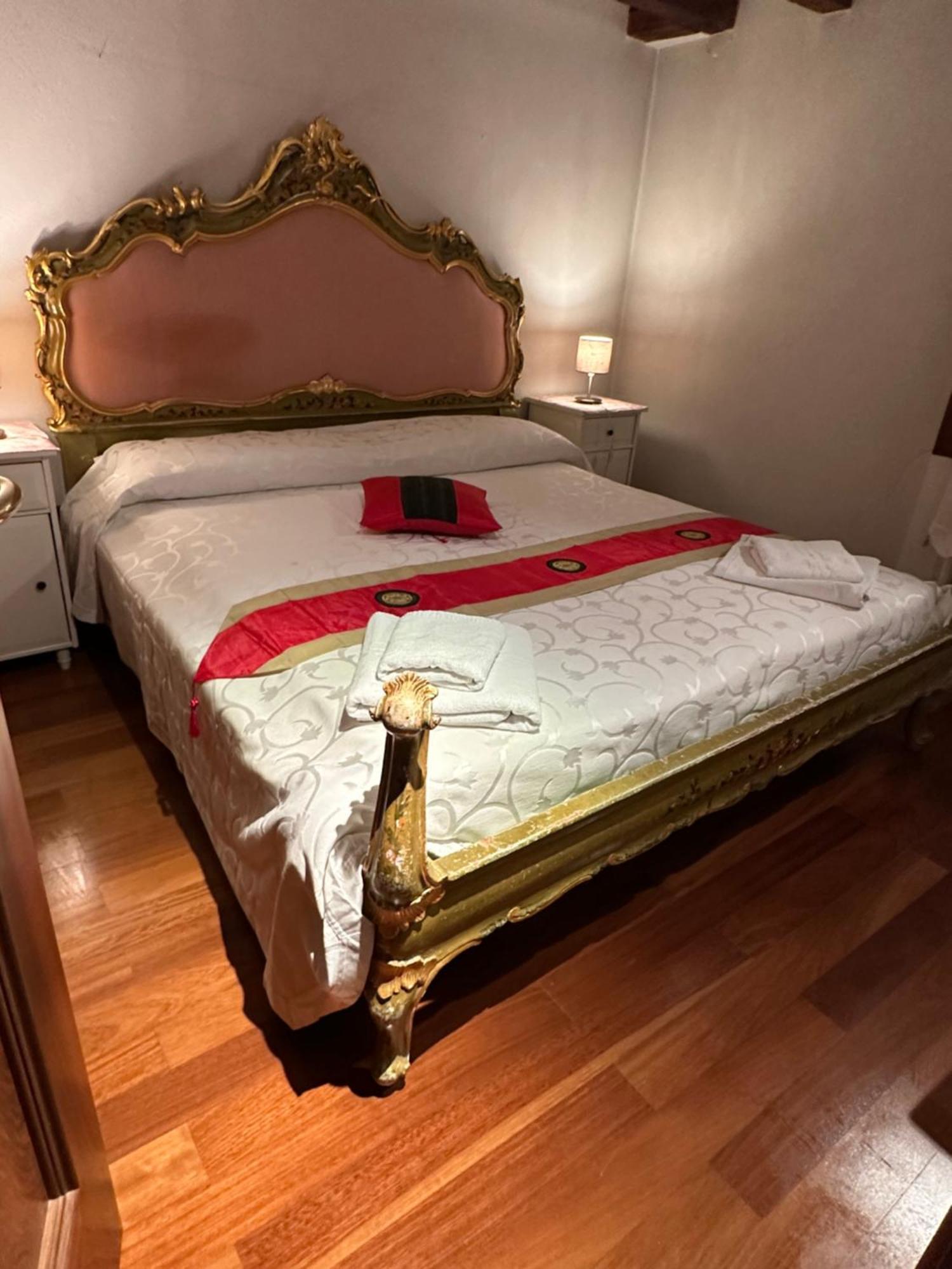 1 Ca'Del Traghetto Family Apartment Венеция Экстерьер фото