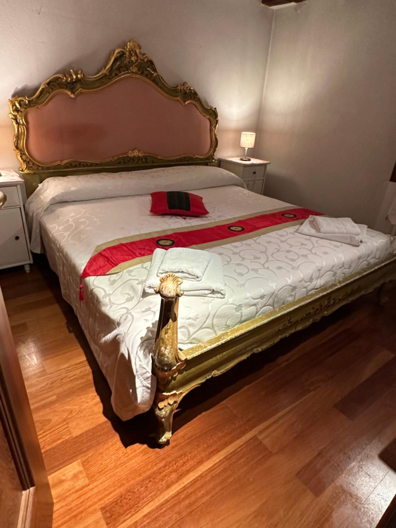 1 Ca'Del Traghetto Family Apartment Венеция Экстерьер фото
